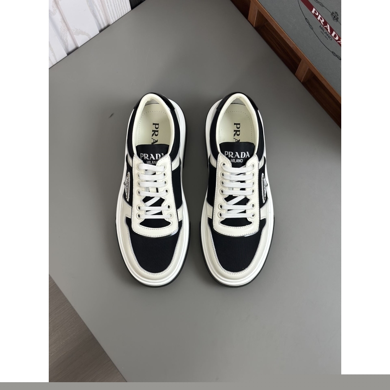 Pra*a casual shoes